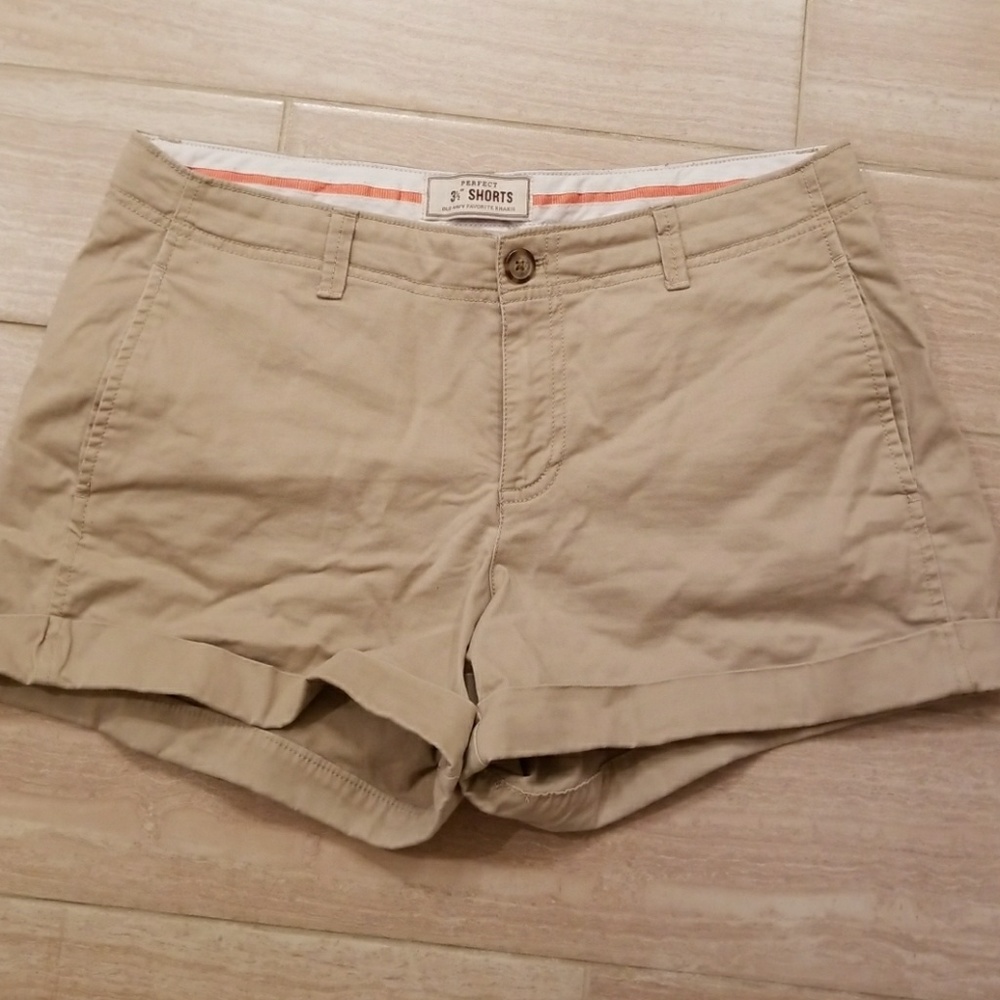 Old Navy Khaki shorts